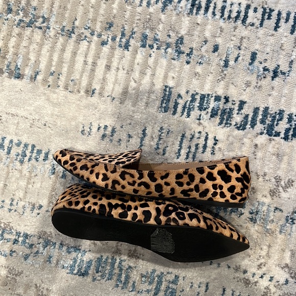 Steve Madden Feather Leopard Pointy Flats - Picture 7 of 7